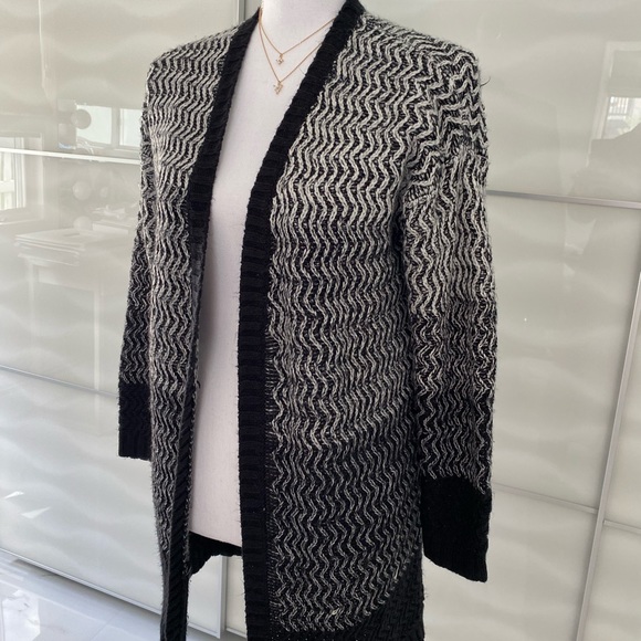 2/$30 DKNY tri-color knit cardigan 🔥 - Picture 4 of 6